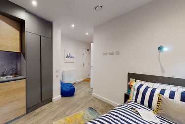 Gold Skyline Studio - Image 1